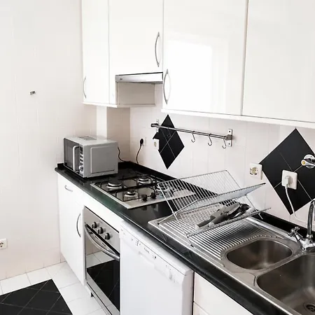 & Spacious 6-bedroom Apartament