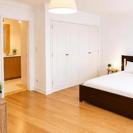& Spacious 6-bedroom Apartament Lizbona